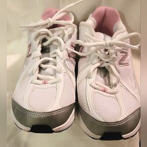 New Balance White/Pink Walking Sneakers-8.5